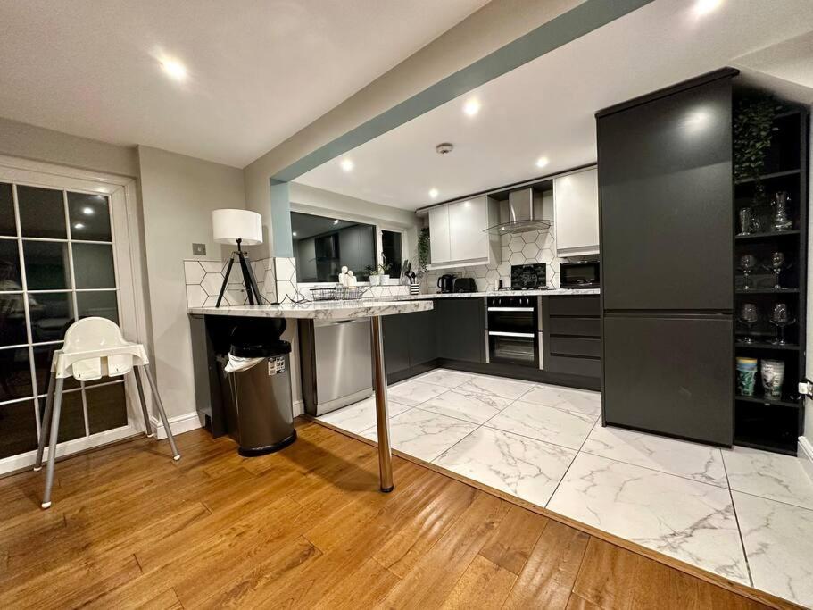Stunning 5 Bed House In Chapel Allerton, Sleeps 9 Leeds  Dış mekan fotoğraf