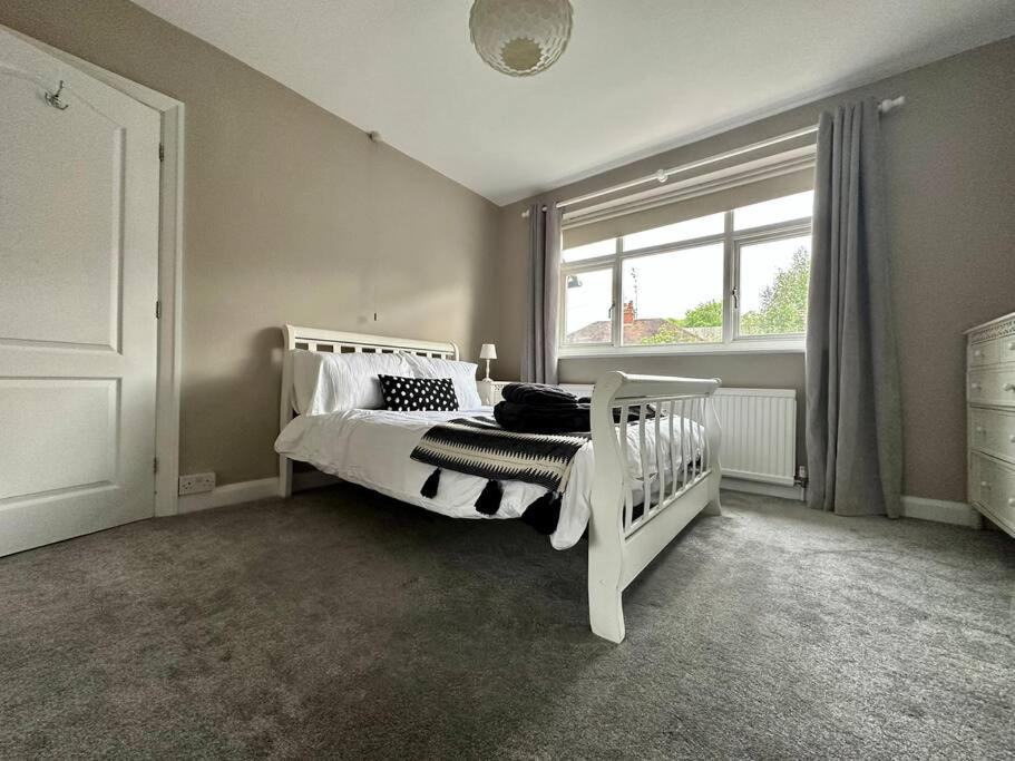 Stunning 5 Bed House In Chapel Allerton, Sleeps 9 Leeds  Dış mekan fotoğraf
